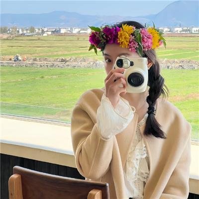 院子里的女人